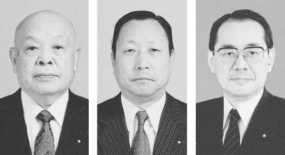 和泉覚・委員長(左)、森田和哉・副会長(中央)、秋谷栄之助・副会長(右)