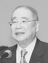 講演をする顕正会初代会長・浅井先生の写真