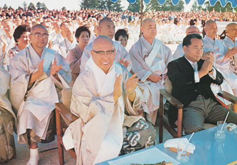 正本堂落慶式における池田大作と細井日達ら宗門高僧