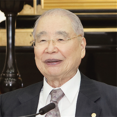 初代会長・浅井昭𫟘先生