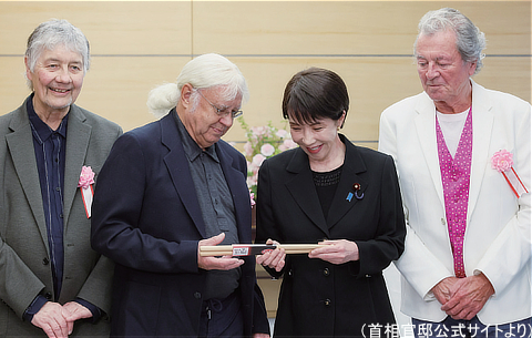 ディープ・パープルの憧れのドラマーと面会して舞い上がる高市首相